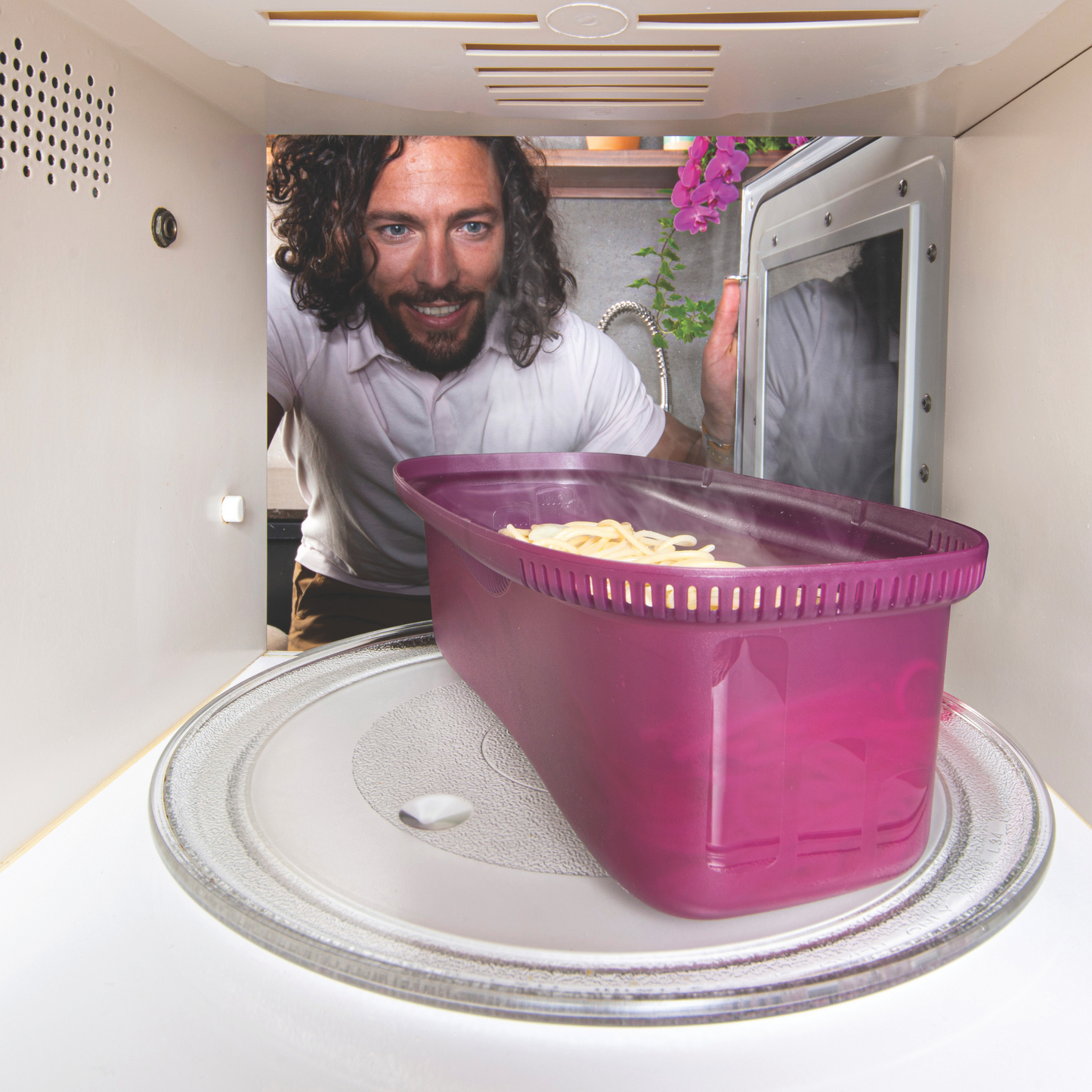 TUPPERWARE MICROWAVE PASTA COOKER